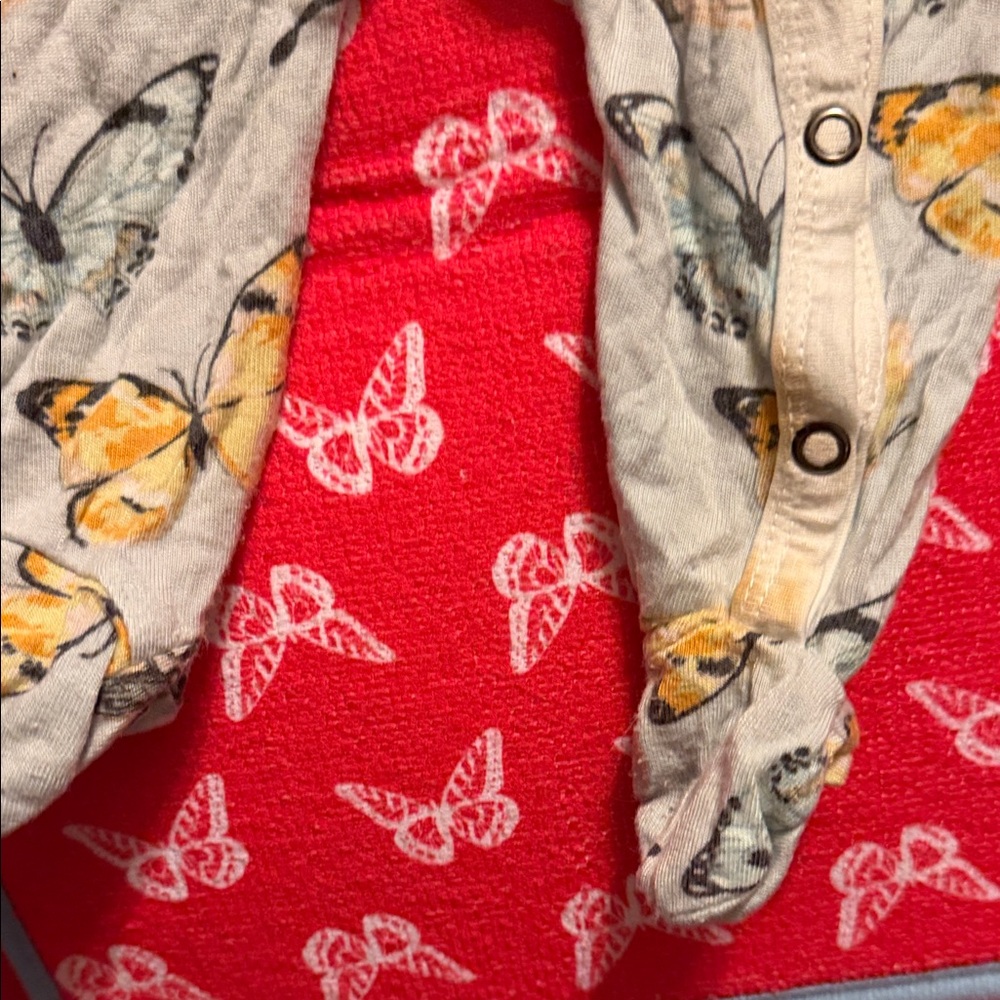 Butterfly Print sleeper - Picture 2 of 2